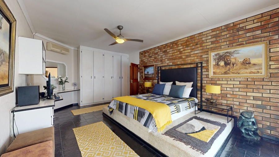 6 Bedroom Property for Sale in Van Der Hoff Park North West